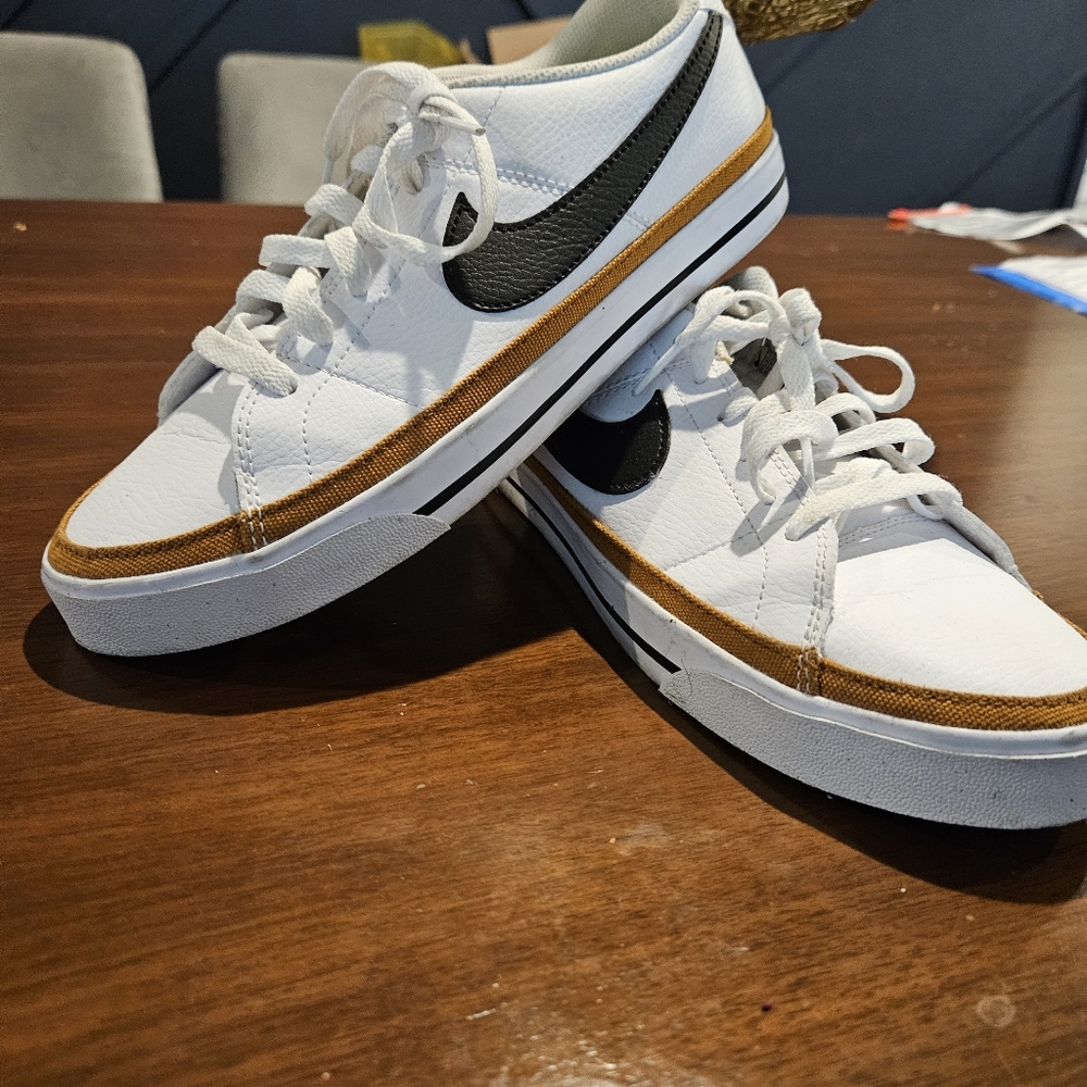 Women's Nike Court Legacy